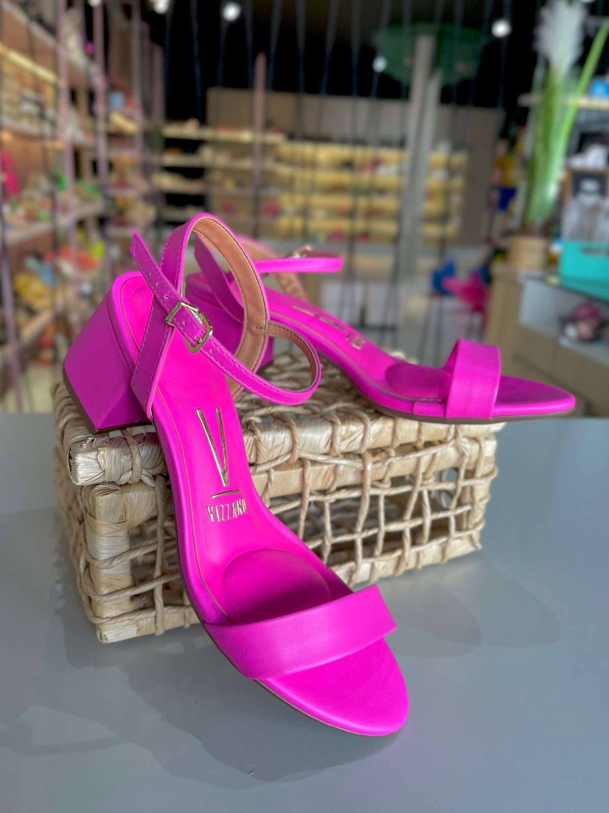 Sandália salto bloco baixo pink